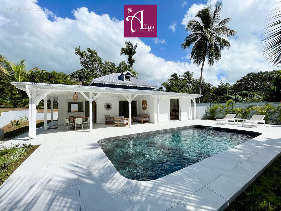 Maison à PETIT-BOURG