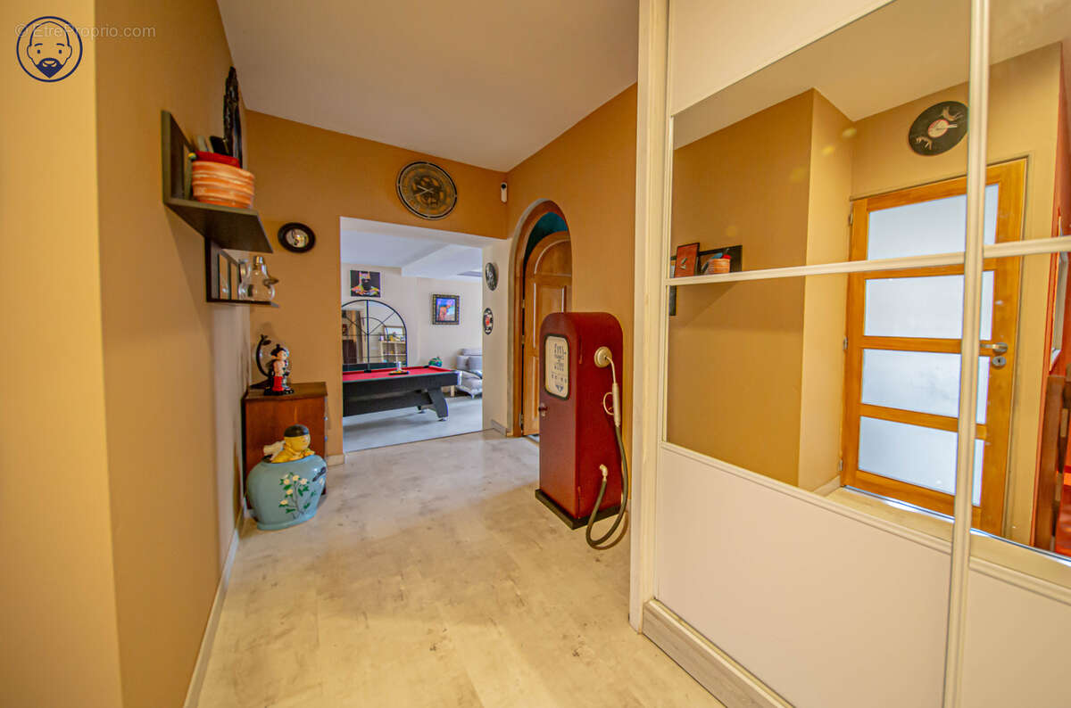 Maison de ville 237 m2 avec garage - photo 7