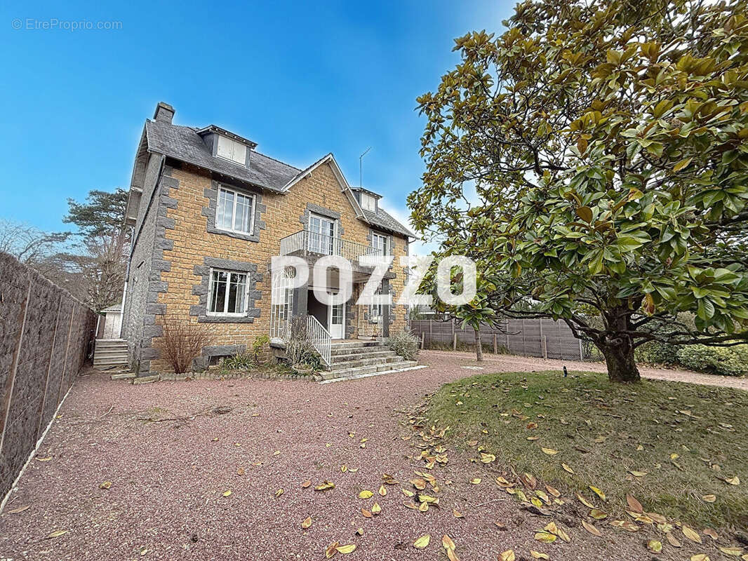 Maison à JULLOUVILLE