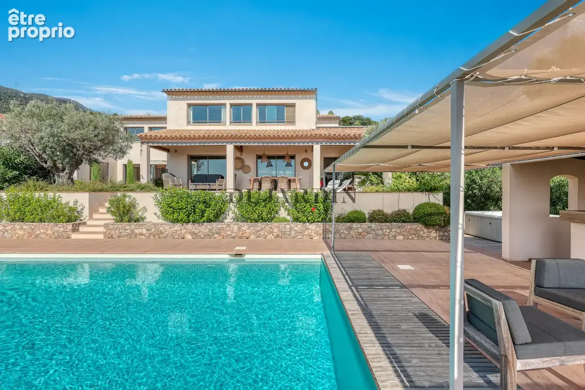 Photo Maison à Cavalaire-Sur-Mer au prix de 2 730 000€