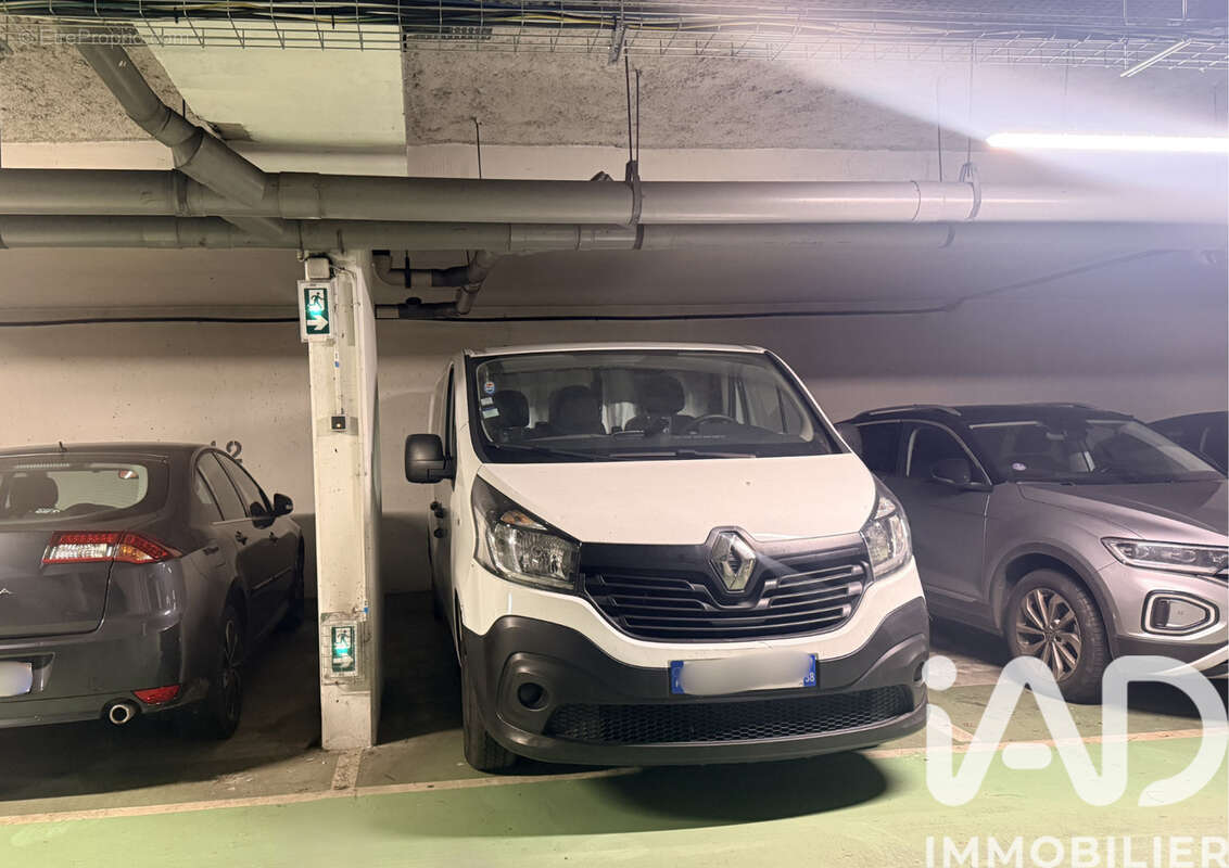 Photo 2 - Parking à PARIS-19E