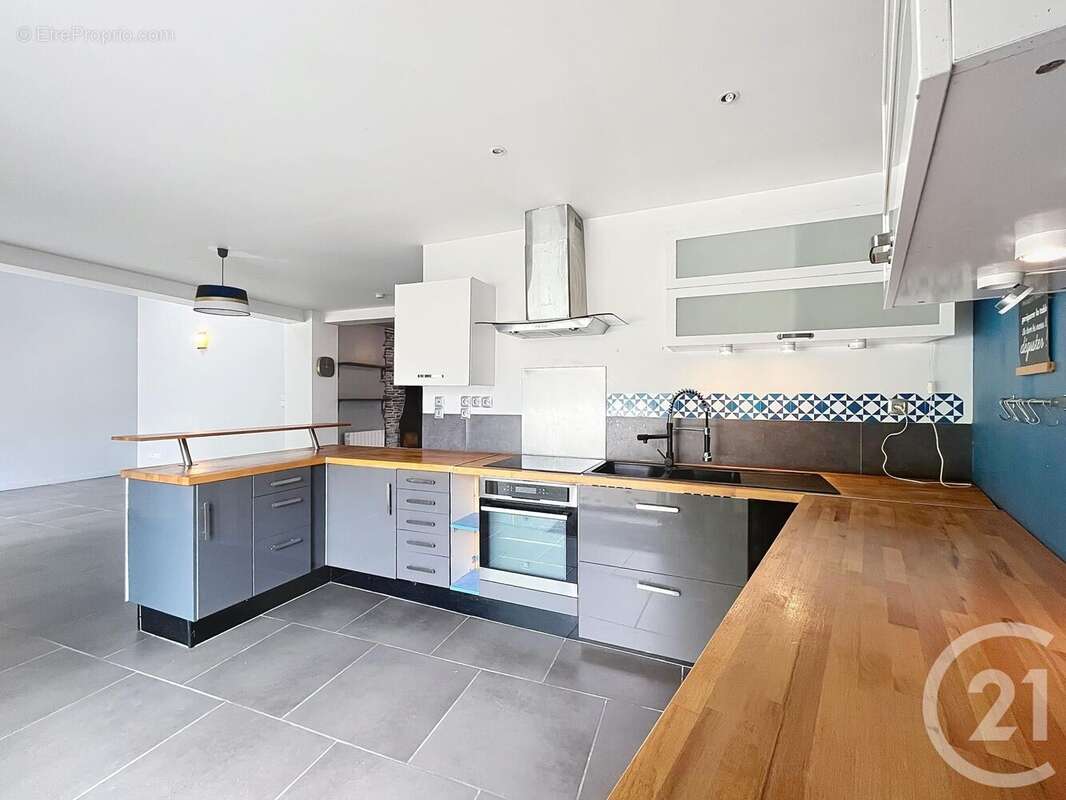 Maison à MONTIERAMEY