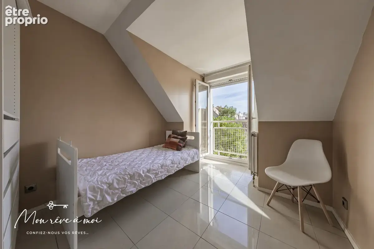 Maison au calme de 5 pièces de 107m2, avec jardin et parkings - photo 8