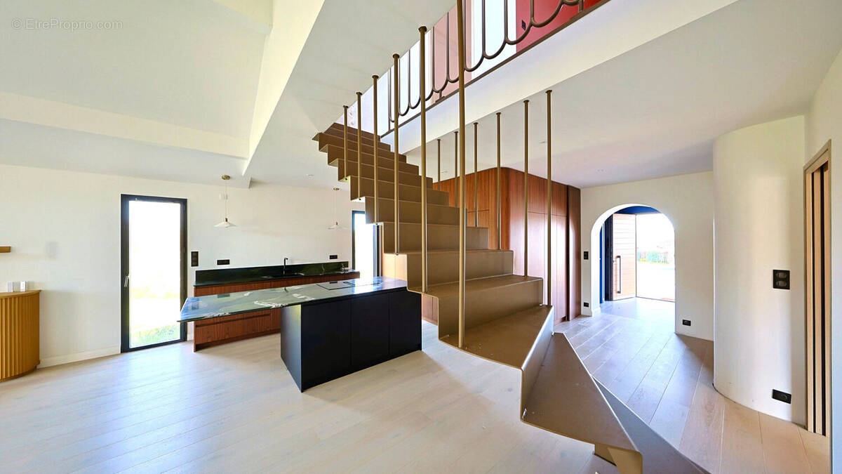 Maison à BASSUSSARRY