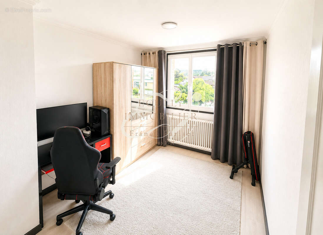 Appartement à L'ARBRESLE