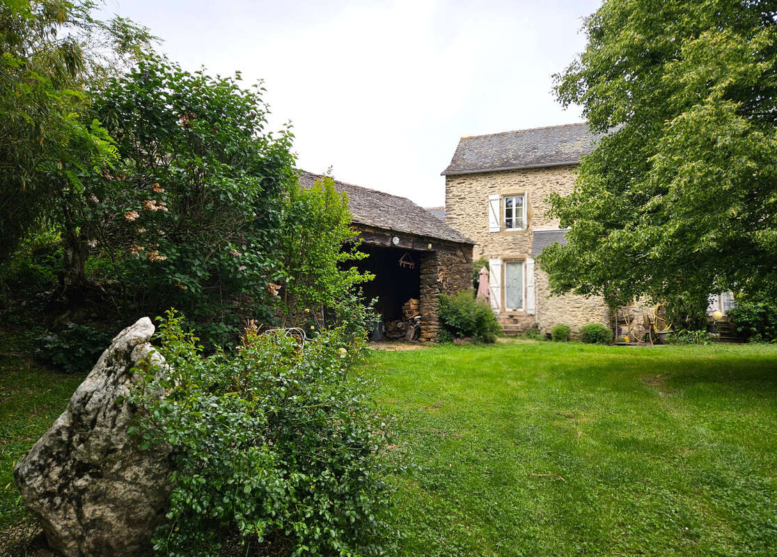 Maison à LA SALVETAT-PEYRALES