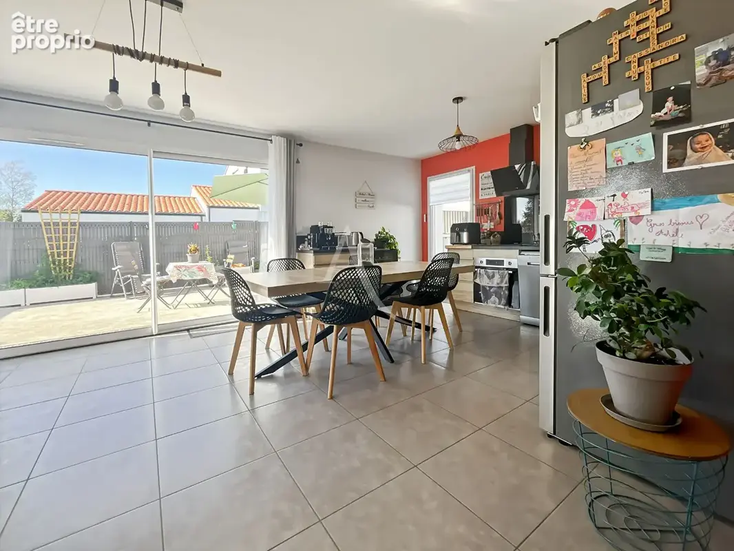 Maison récente de 2020 à vendre à Challans avec terrasse et terrain clos - photo 3