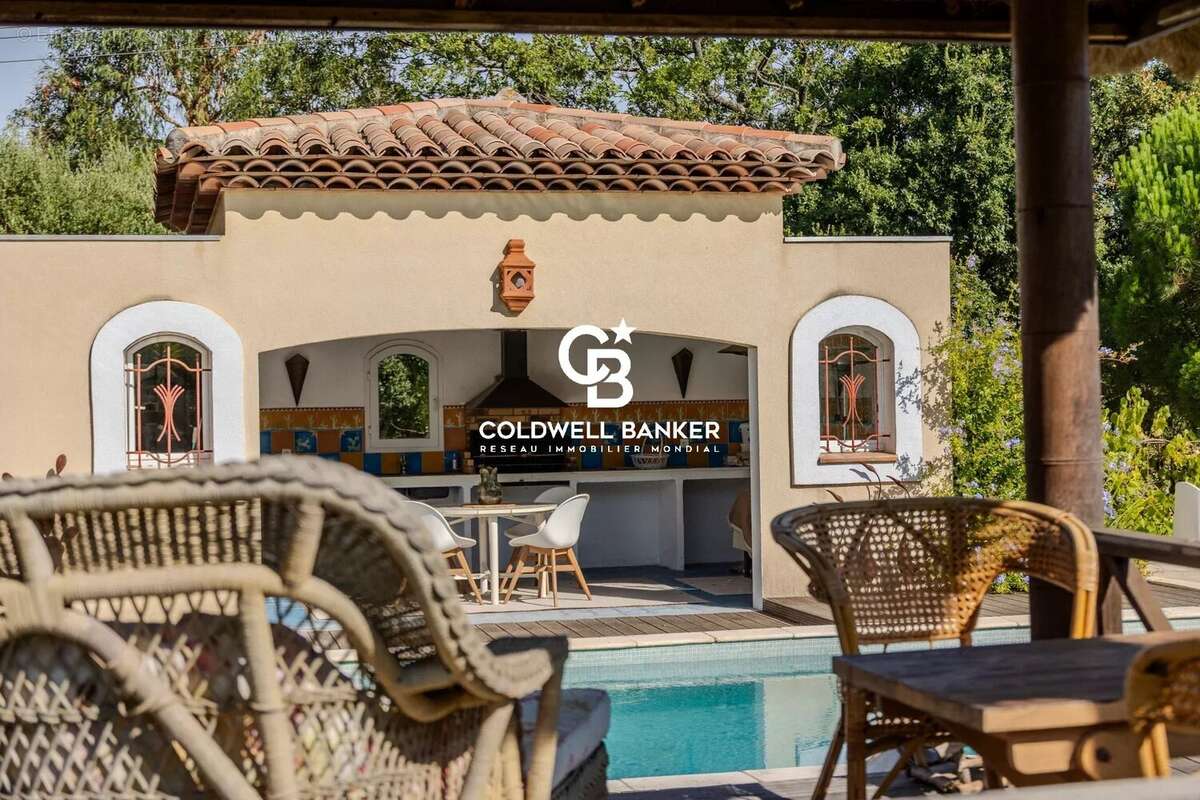 Maison à BORMES-LES-MIMOSAS