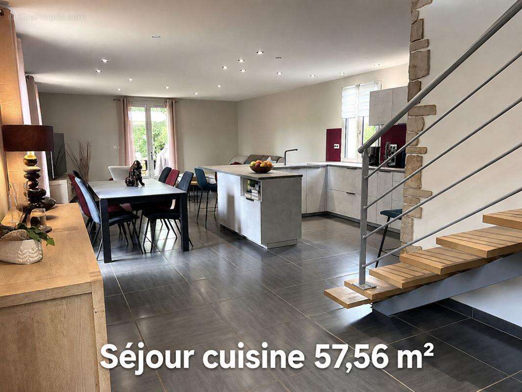 Maison à SAVIGNY
