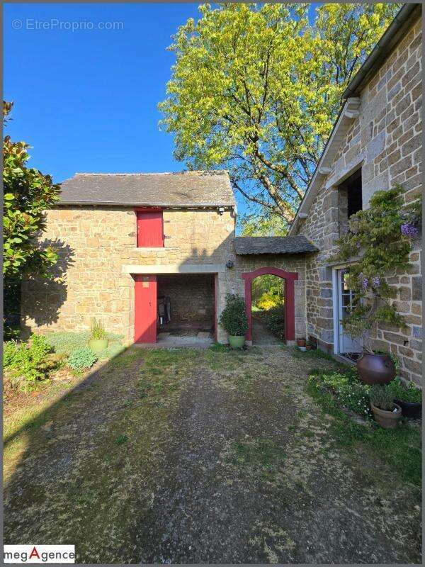 Maison à SAINT-AUBIN-DU-CORMIER