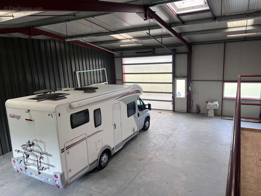 Commerce à BUSSIERE-GALANT