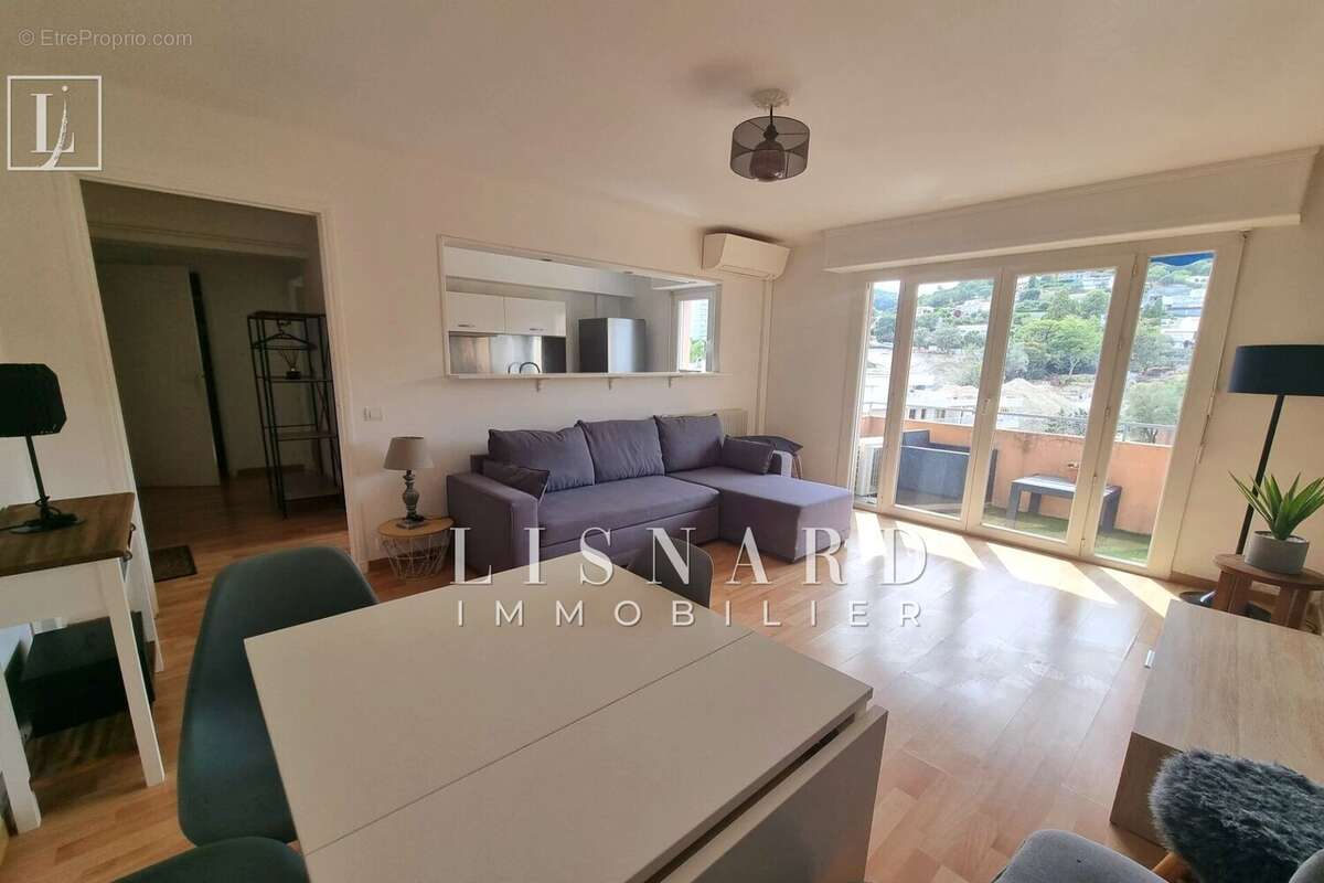 Appartement à VALLAURIS