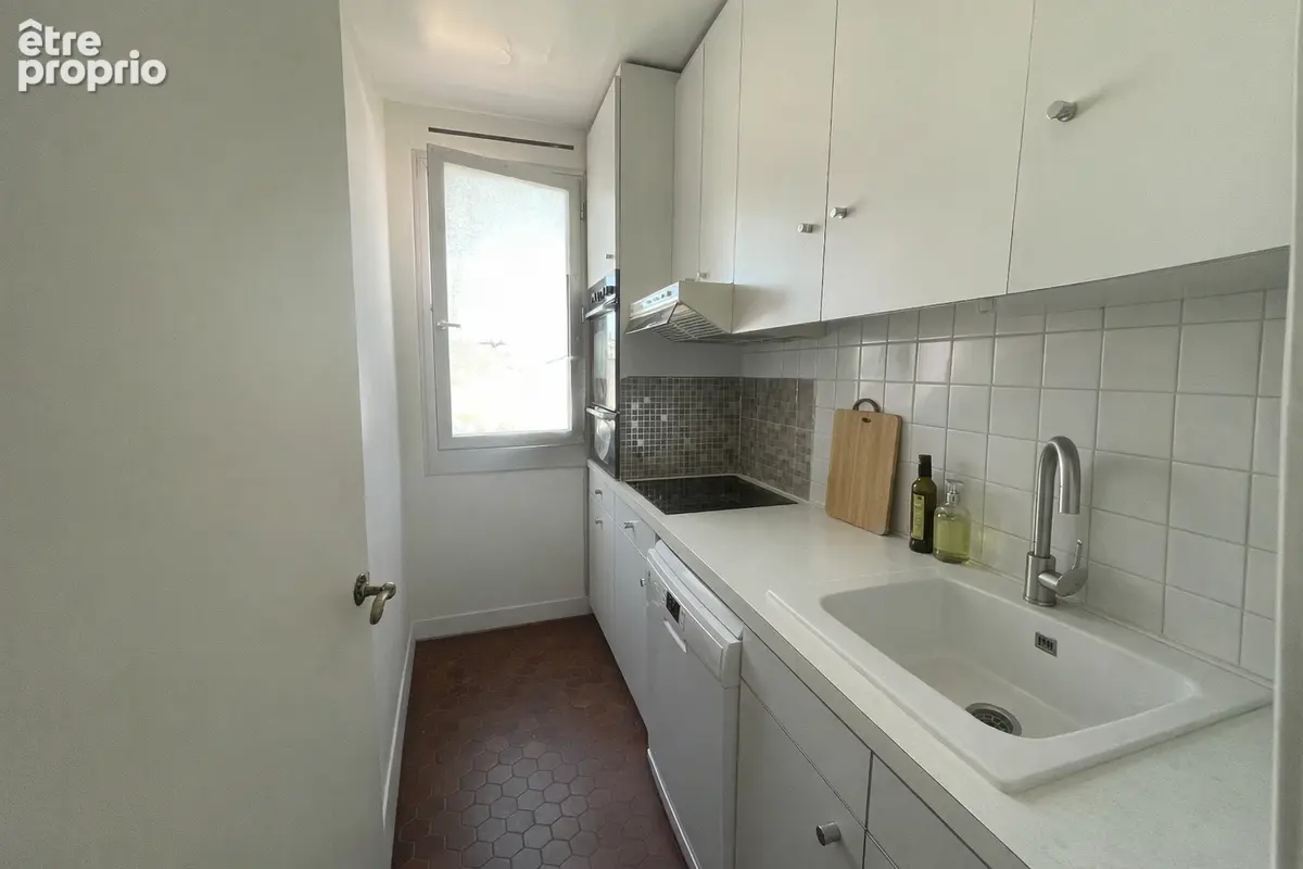 75015 - vaugirard -  2 pieces - 47.05 m² + parking & cave - vue tour eiffel - photo 2