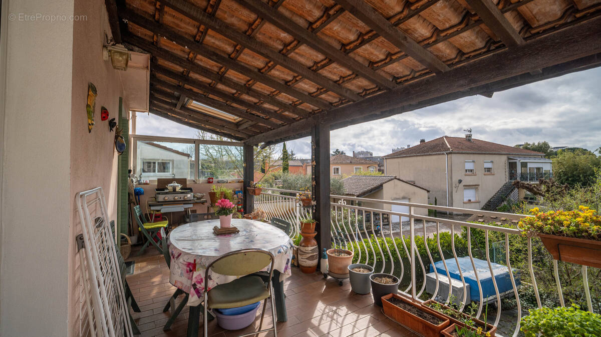 Maison à MONTELIMAR