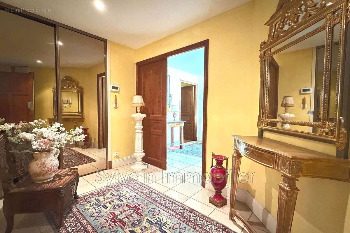 Appartement 142 m² à Beauvais  - photo 2