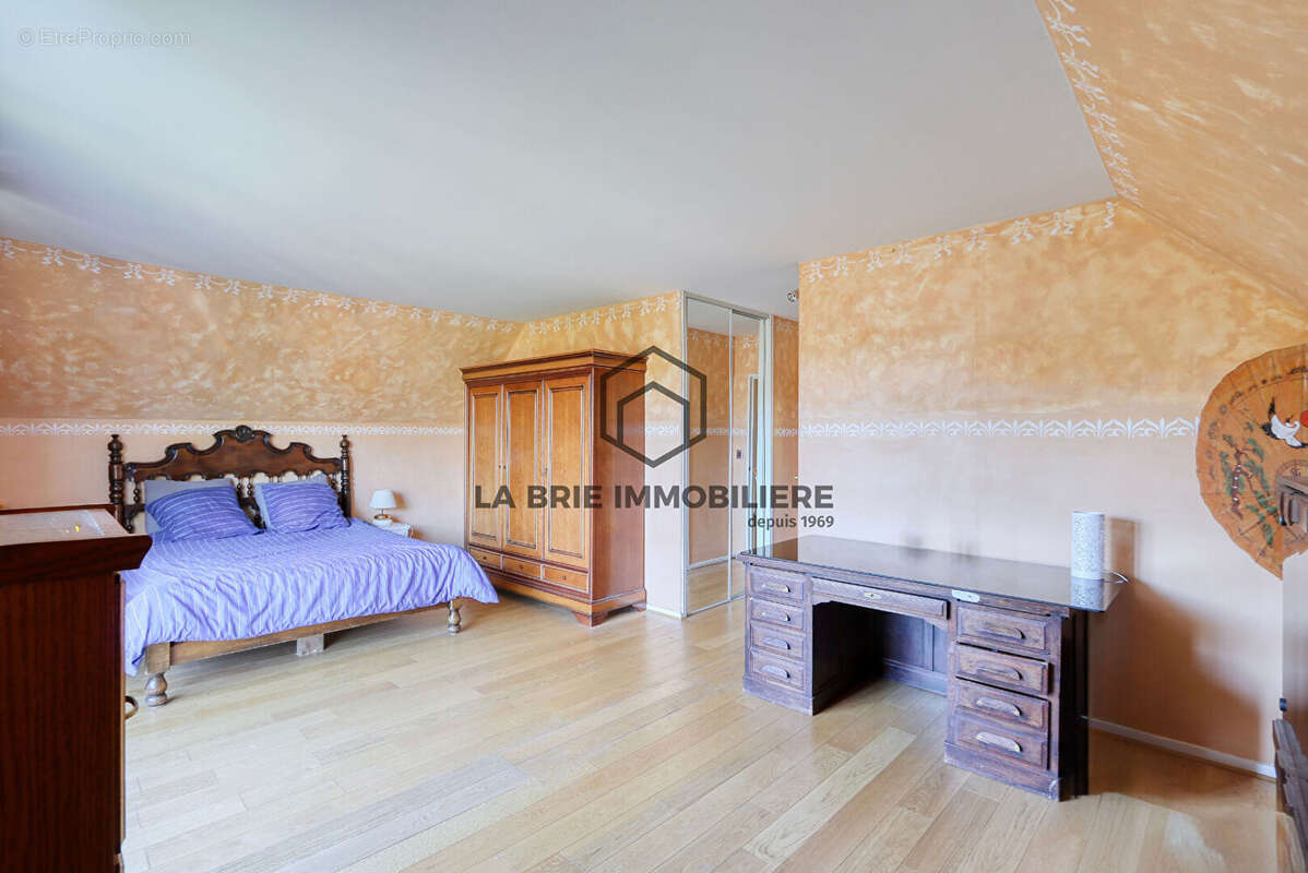 Maison à VILLECRESNES