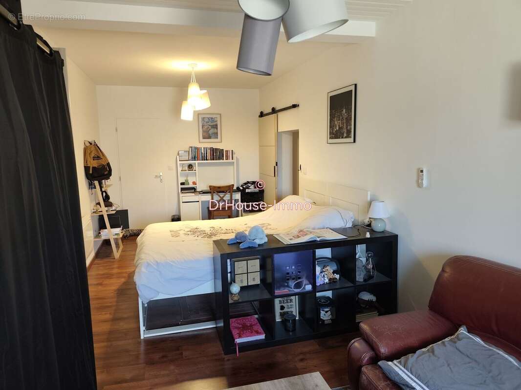 Maison 196 m² à Loupiac-De-La-Reole  - photo 17