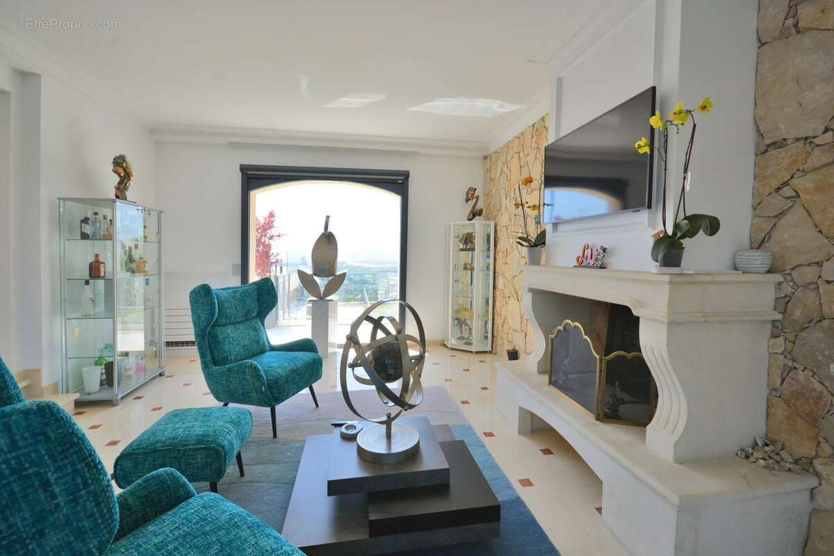 Maison à MOUGINS