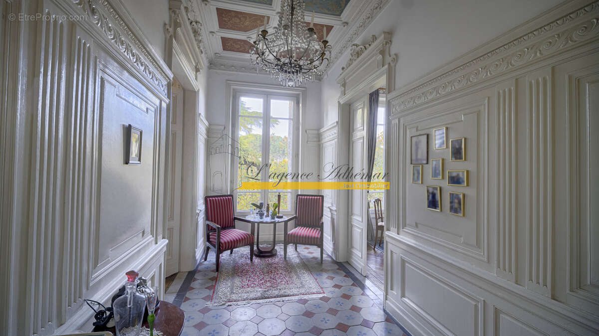 Maison à MONTELIMAR