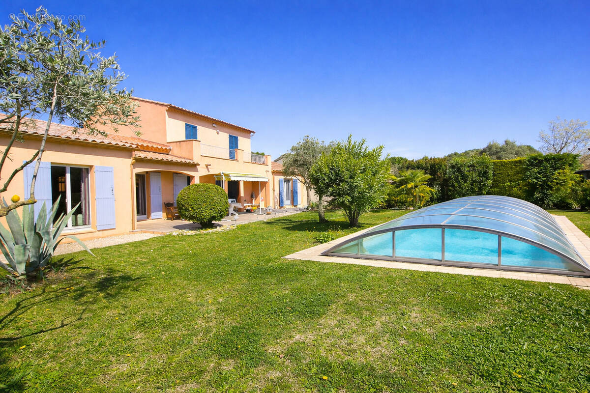 Maison à PERNES-LES-FONTAINES