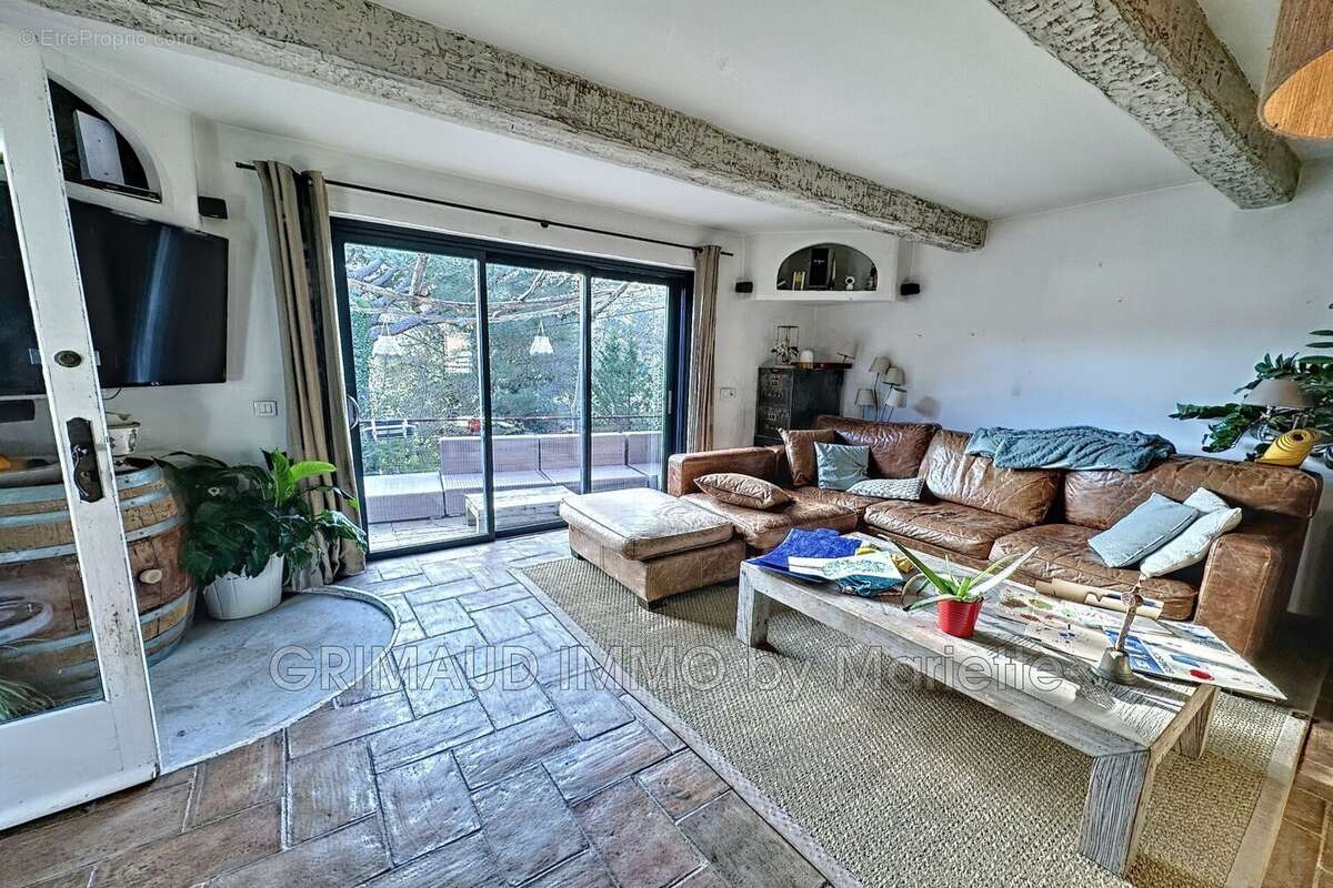 Maison à LA GARDE-FREINET