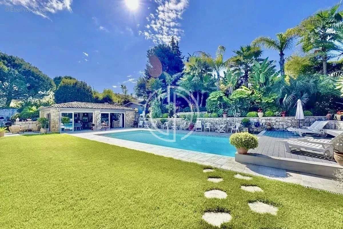 Maison à MOUGINS