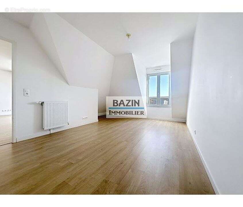 Appartement à SAINTE-GENEVIEVE-DES-BOIS