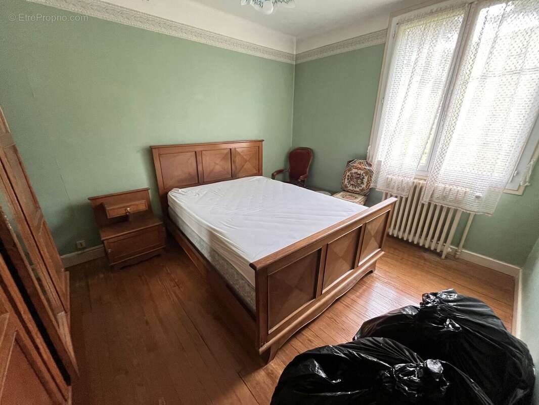 Chambre 2 - Maison à BORT-LES-ORGUES