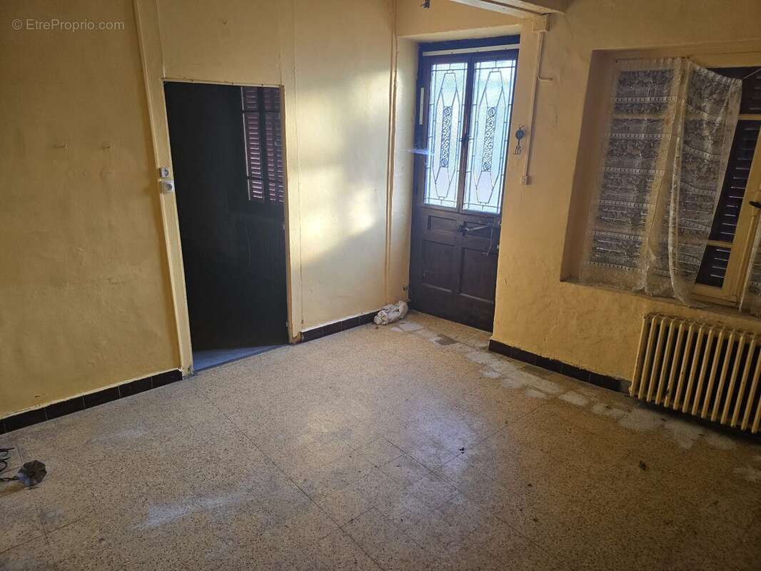 Commerce à GUEREINS