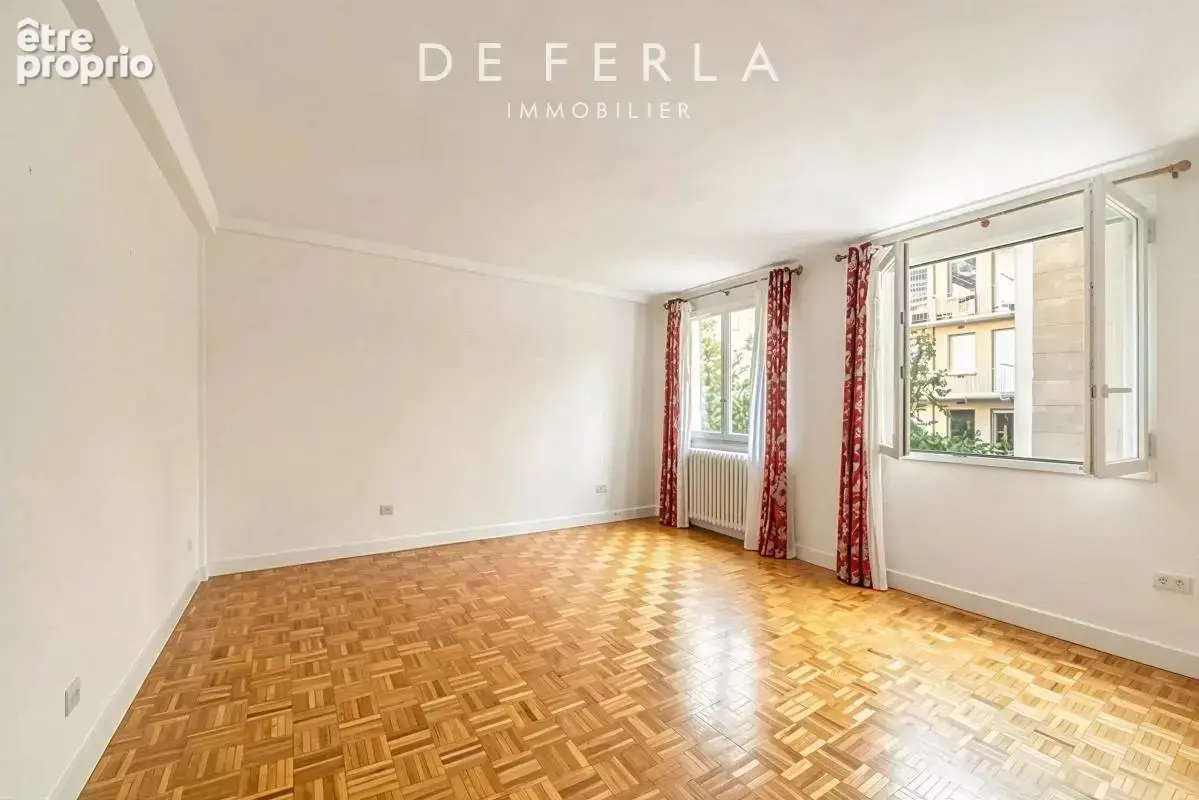 Appartement à PARIS-7E