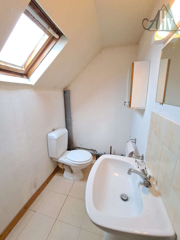 PROCHE PONT SUR YONNE (89) - Maison de 103 m2 avec 3 chambres, grange et jardin de 830 m2. - photo 11