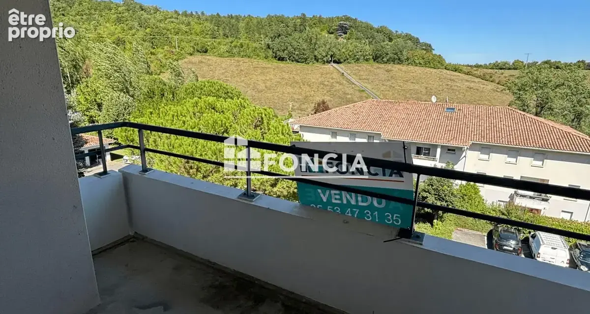 À vendre, agréable appartement T2 de 45 m² situé au 3ᵉ étage d'une résidence récente avec piscine - photo 4