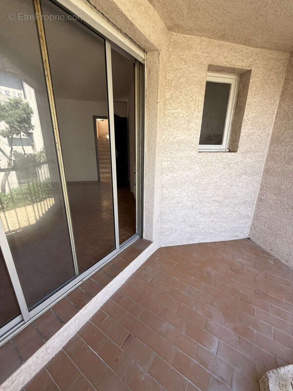 Studio 17 m2 terrasse 4 m2 - calvi centre - photo 2