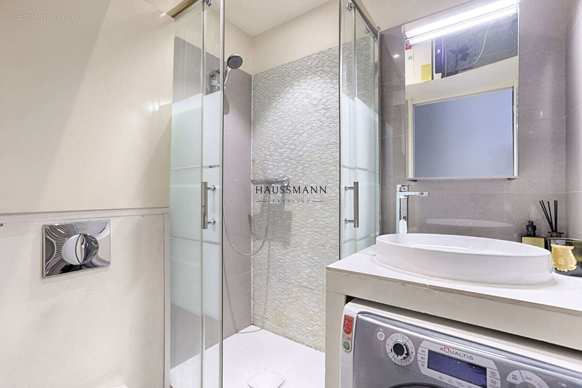 Appartement à PARIS-17E