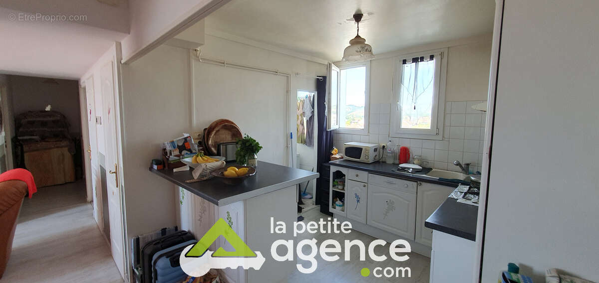 Résidence 'Croix Blanche' bel appartement de 3 pièces 67 m2 - Dernier étage - Ascenseur - photo 2