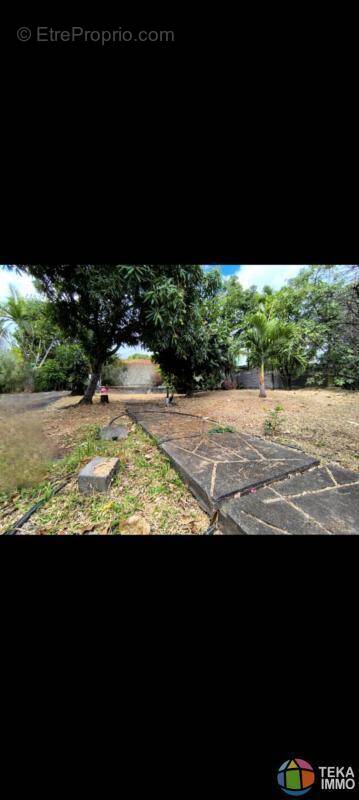 Terrain à LA POSSESSION