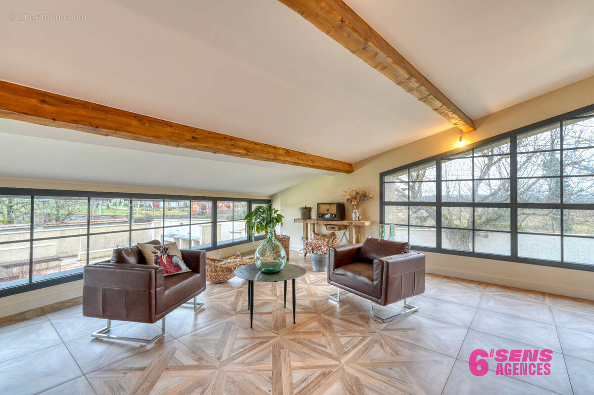 Maison à SAINT-BONNET-DE-MURE