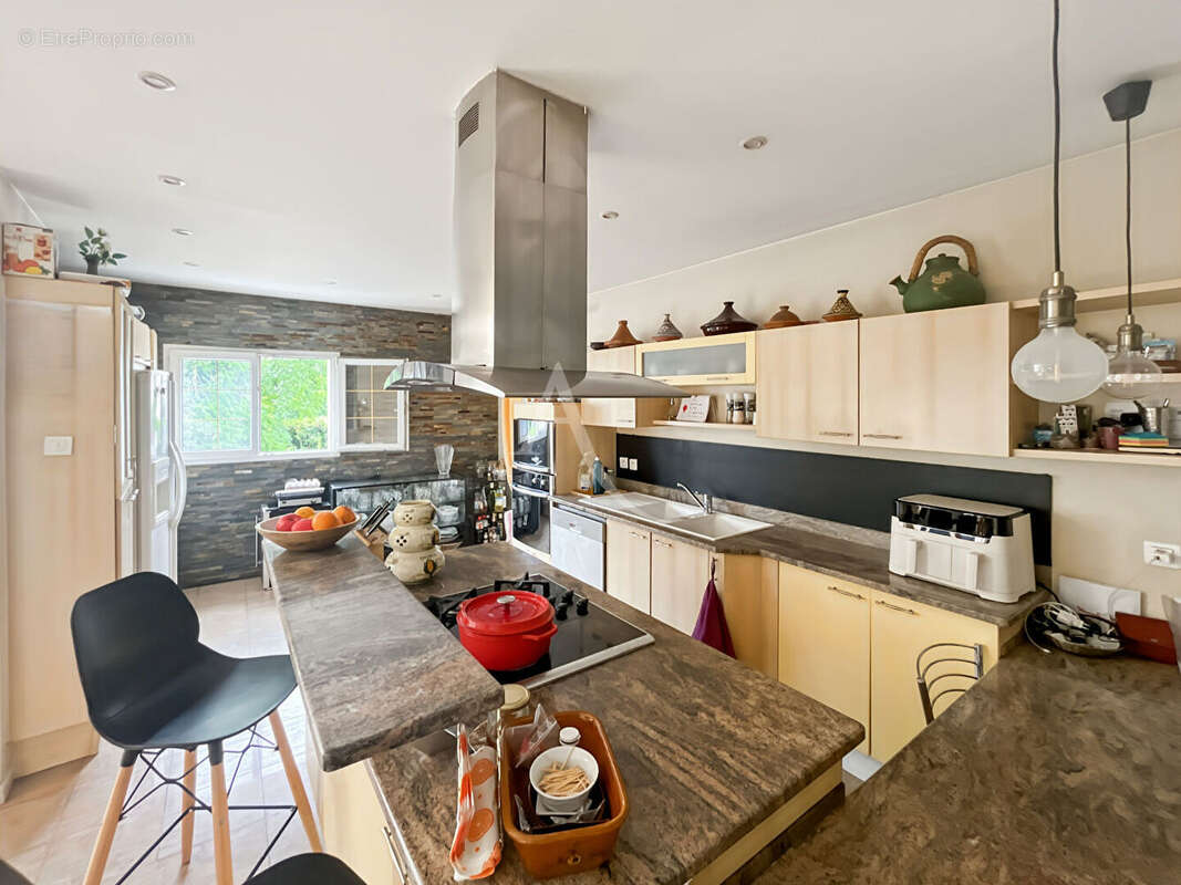 Maison Les Mureaux 7 pièce(s) 313 m2 - photo 5