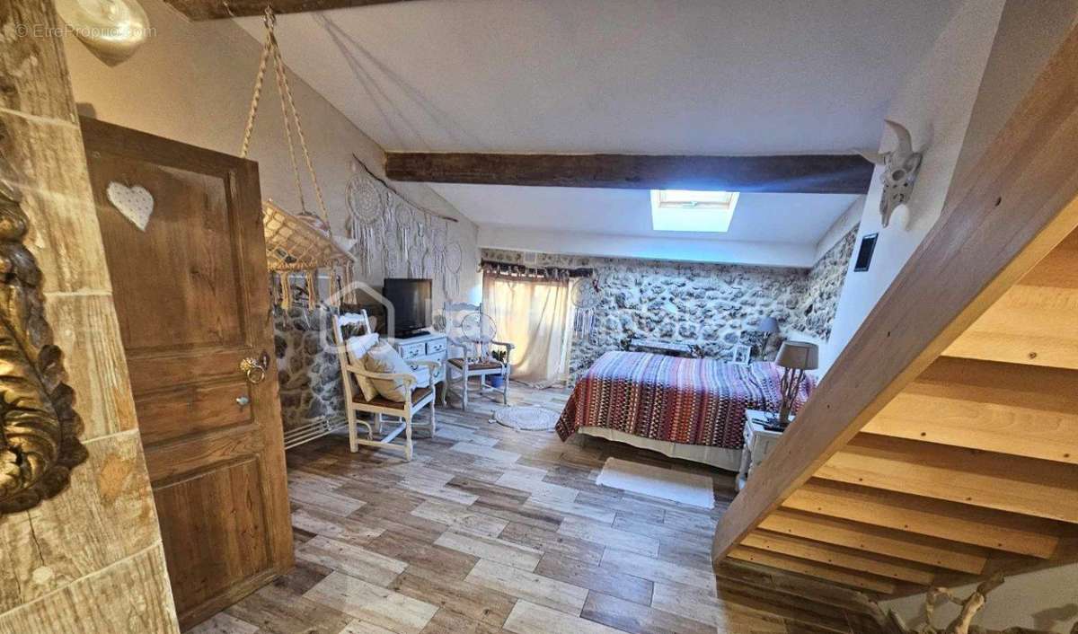 Maison à VILLECROZE