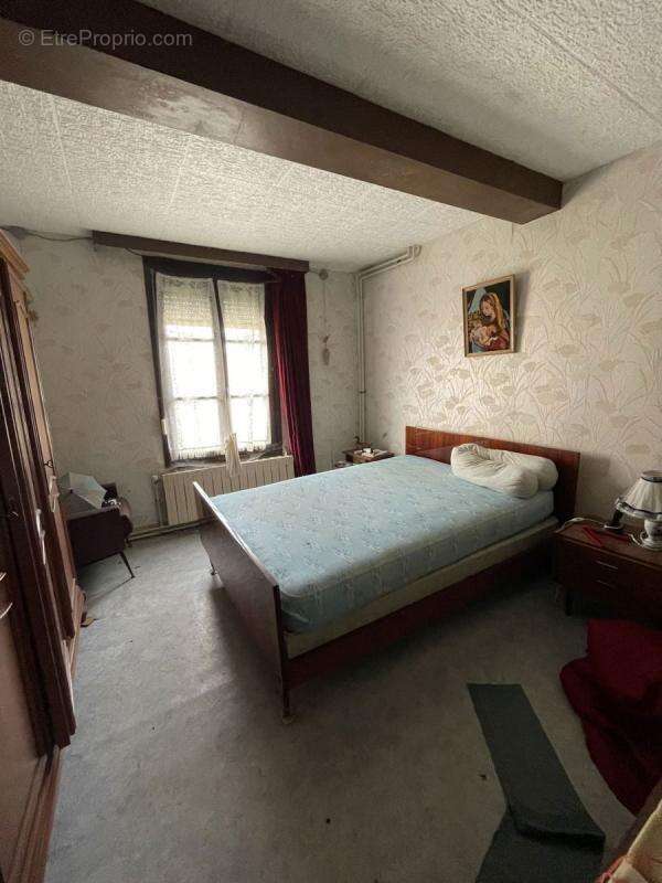 Maison à VAUX-MONTREUIL