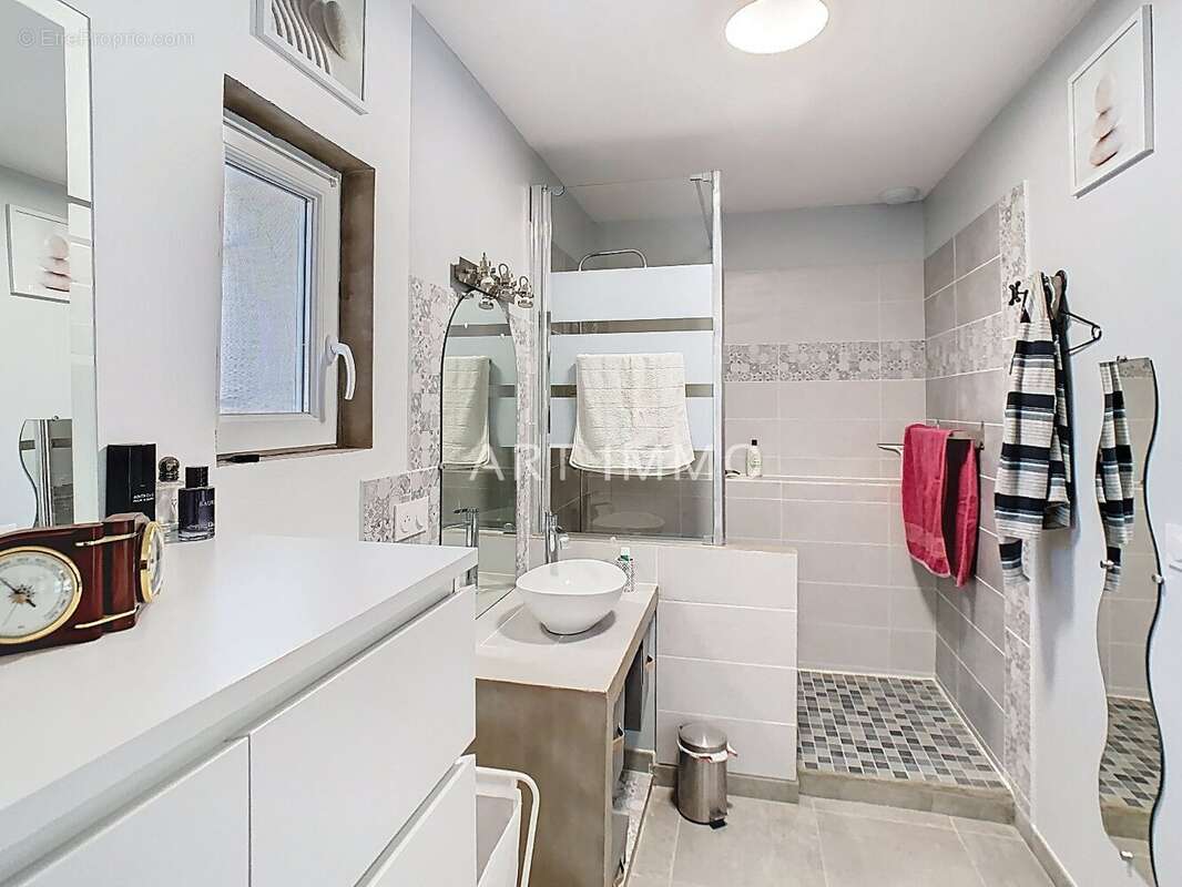 Maison à CABRIERES-D&#039;AVIGNON