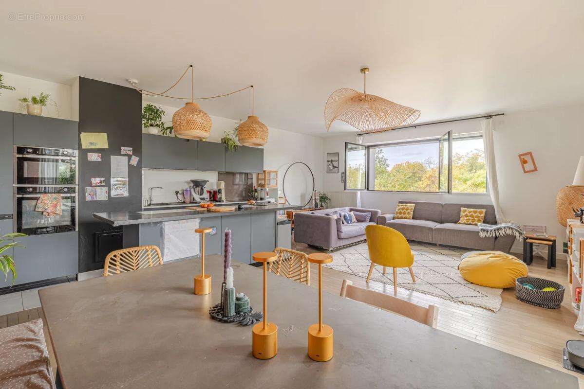 Appartement à ISSY-LES-MOULINEAUX