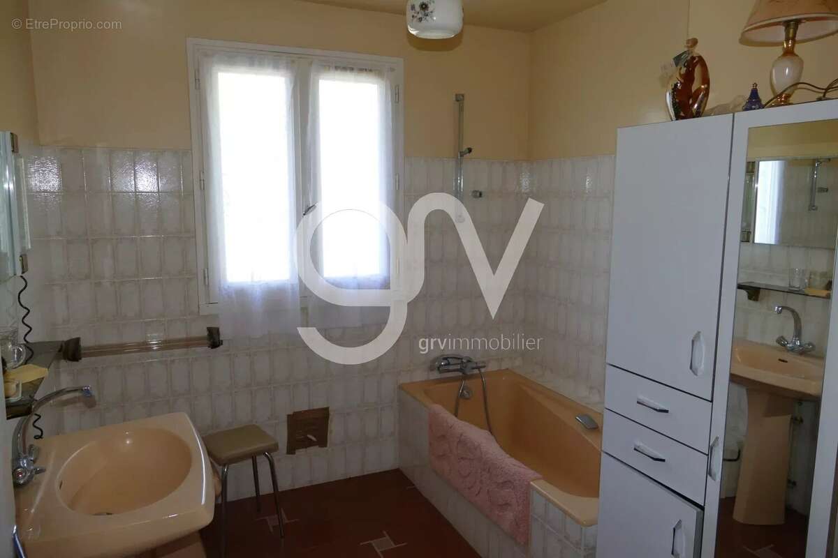 Maison à LAFEUILLADE-EN-VEZIE