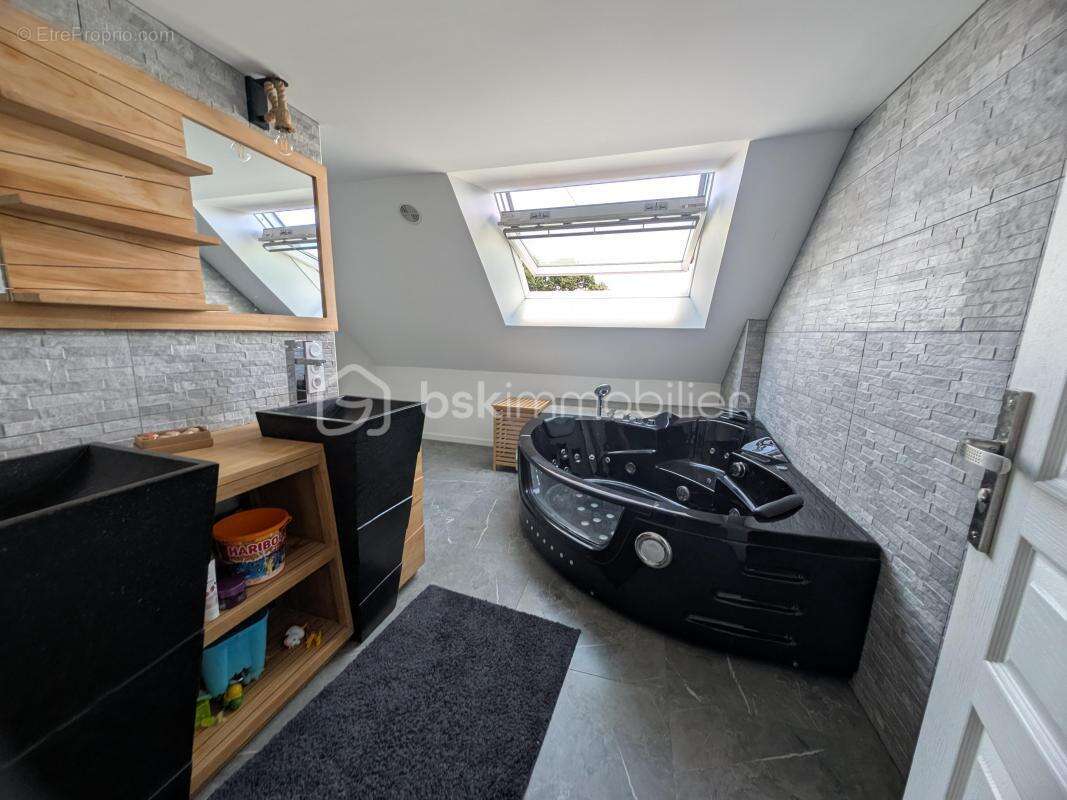 Bien rare à la vente ! Maison familiale + local professionnel indépendant - photo 4