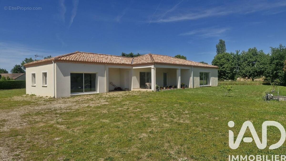 Photo 1 - Maison à CASTELSARRASIN