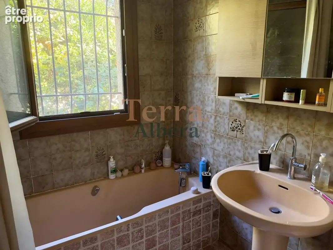 Laroque des Albères - Villa de plain pied - Piscine · Jardin · Terrasse - photo 15