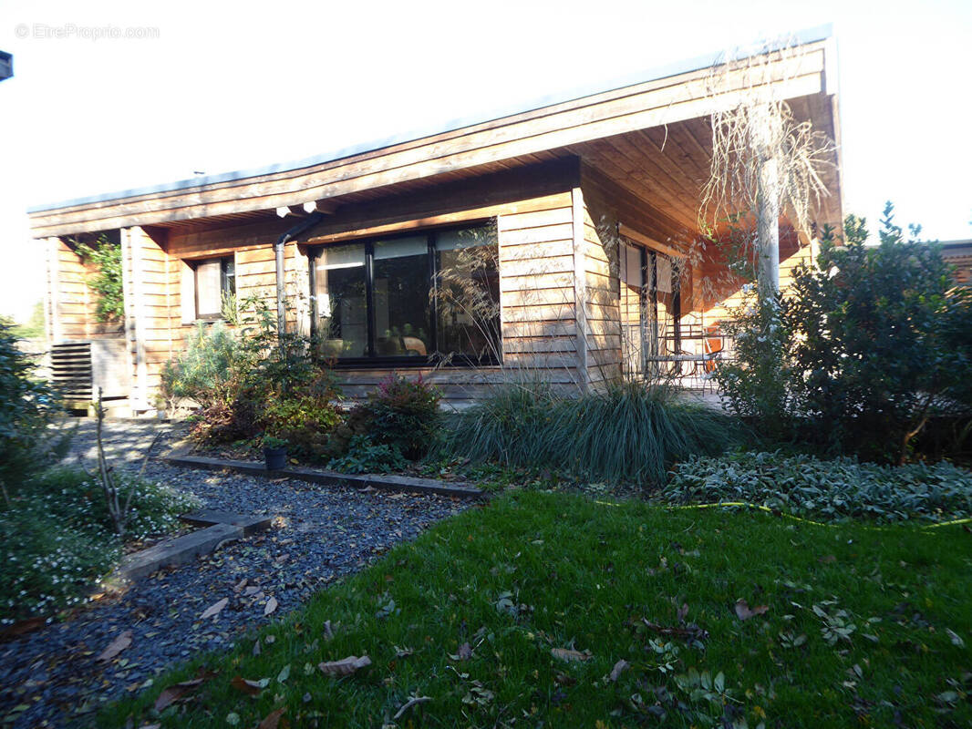 Maison à PONT-L&#039;EVEQUE