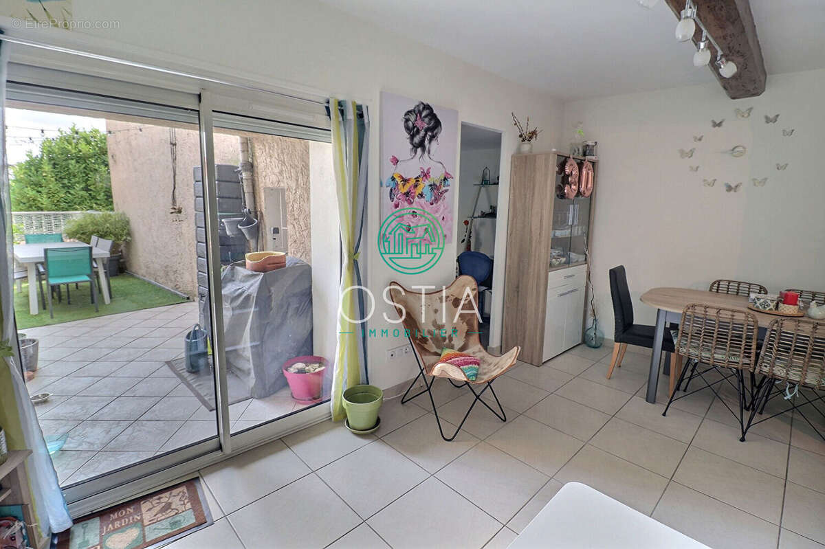 Maison à GENILAC