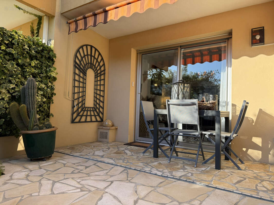 Appartement à MANDELIEU-LA-NAPOULE