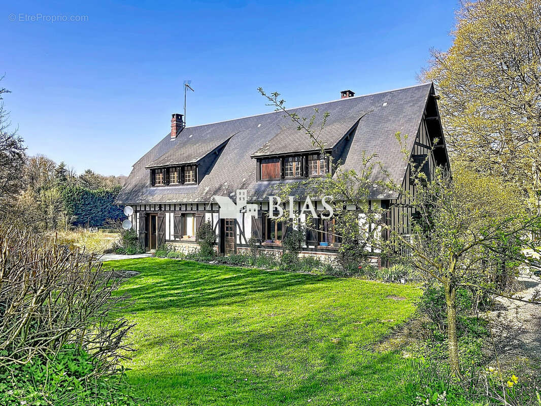 Maison à SAINT-CHRISTOPHE-SUR-CONDE